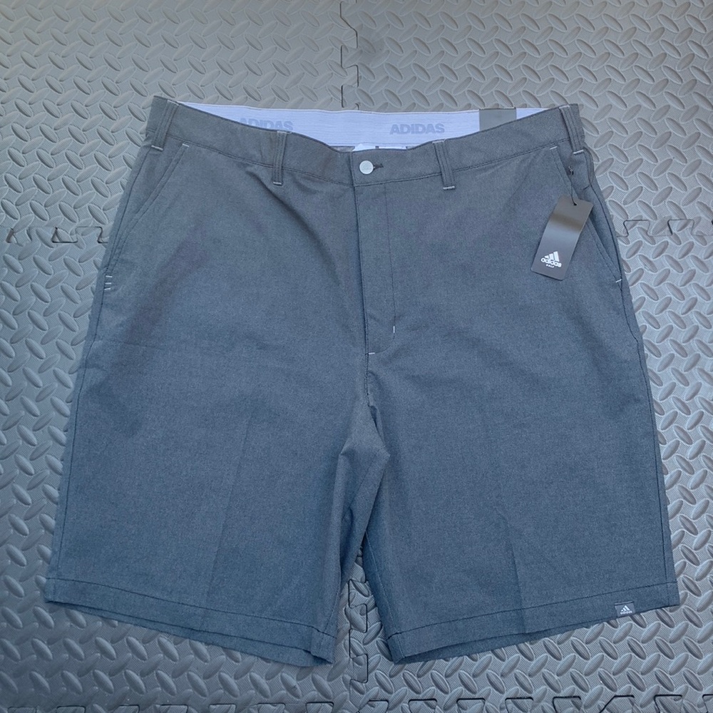 ADIDAS MEN’S golf shorts size 44